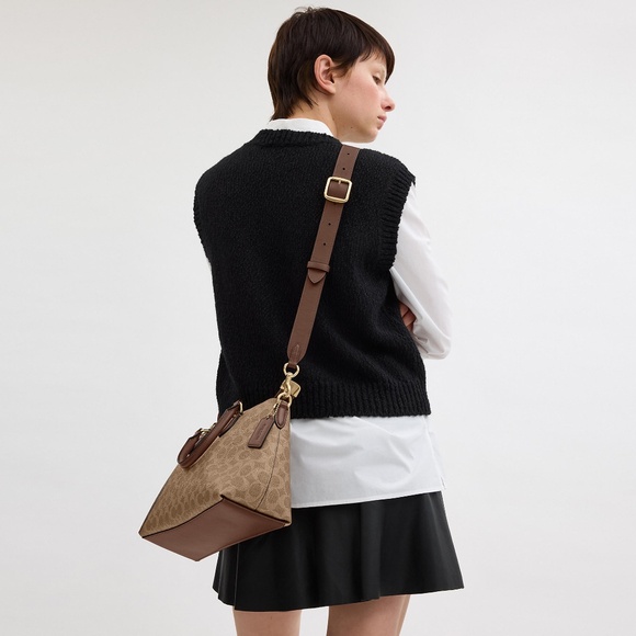 Coach Reversible Strap In Signature Canvas - Picture 4 of 10